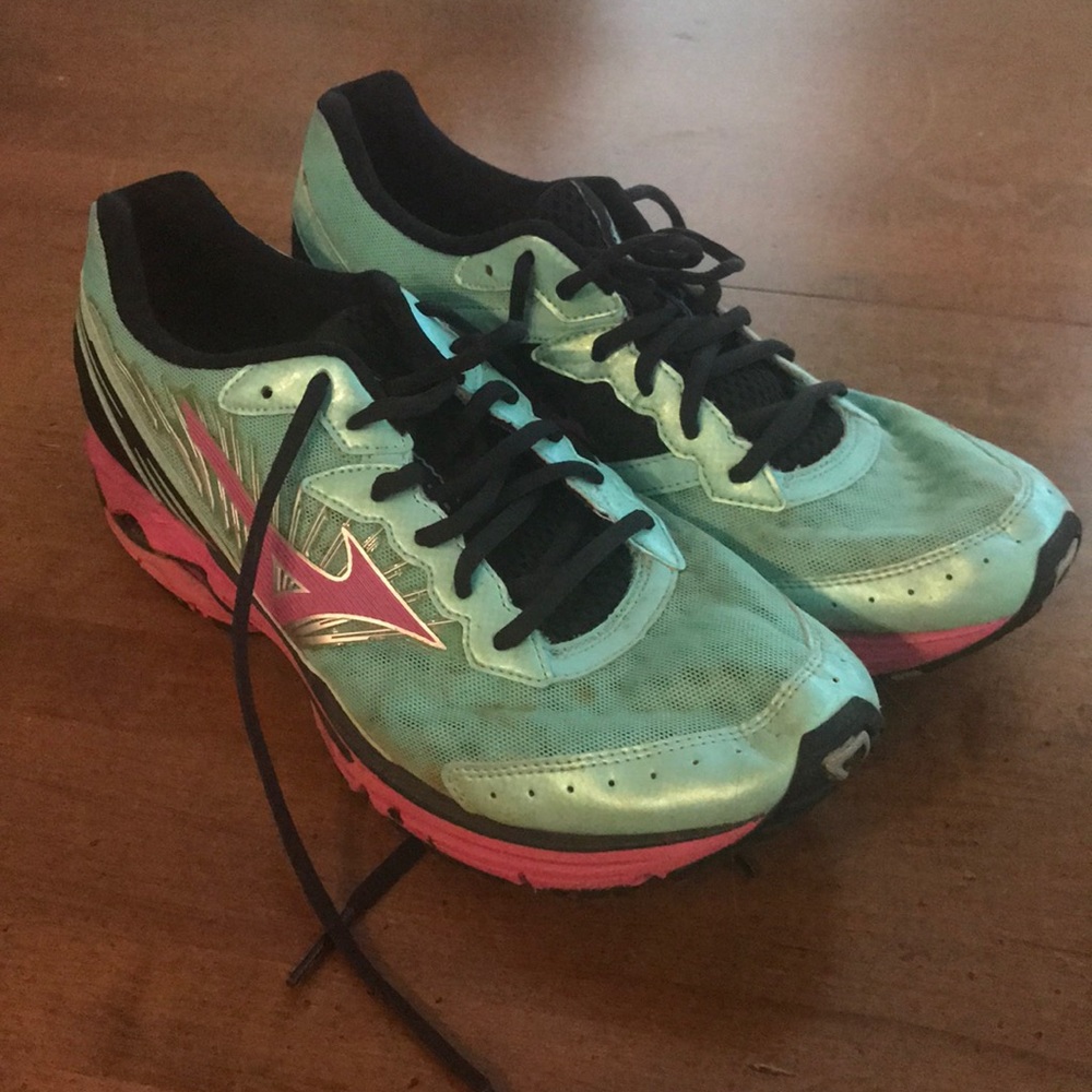 Mizuno wave rider 16 running shoes- women’s 11